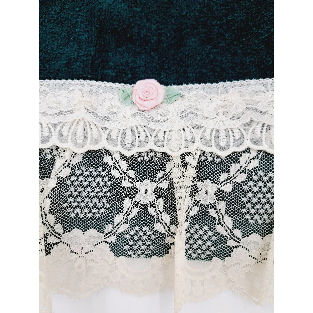 Vtg Handmade USA New Dark Green Bath Towel w/lace pink flower Never used